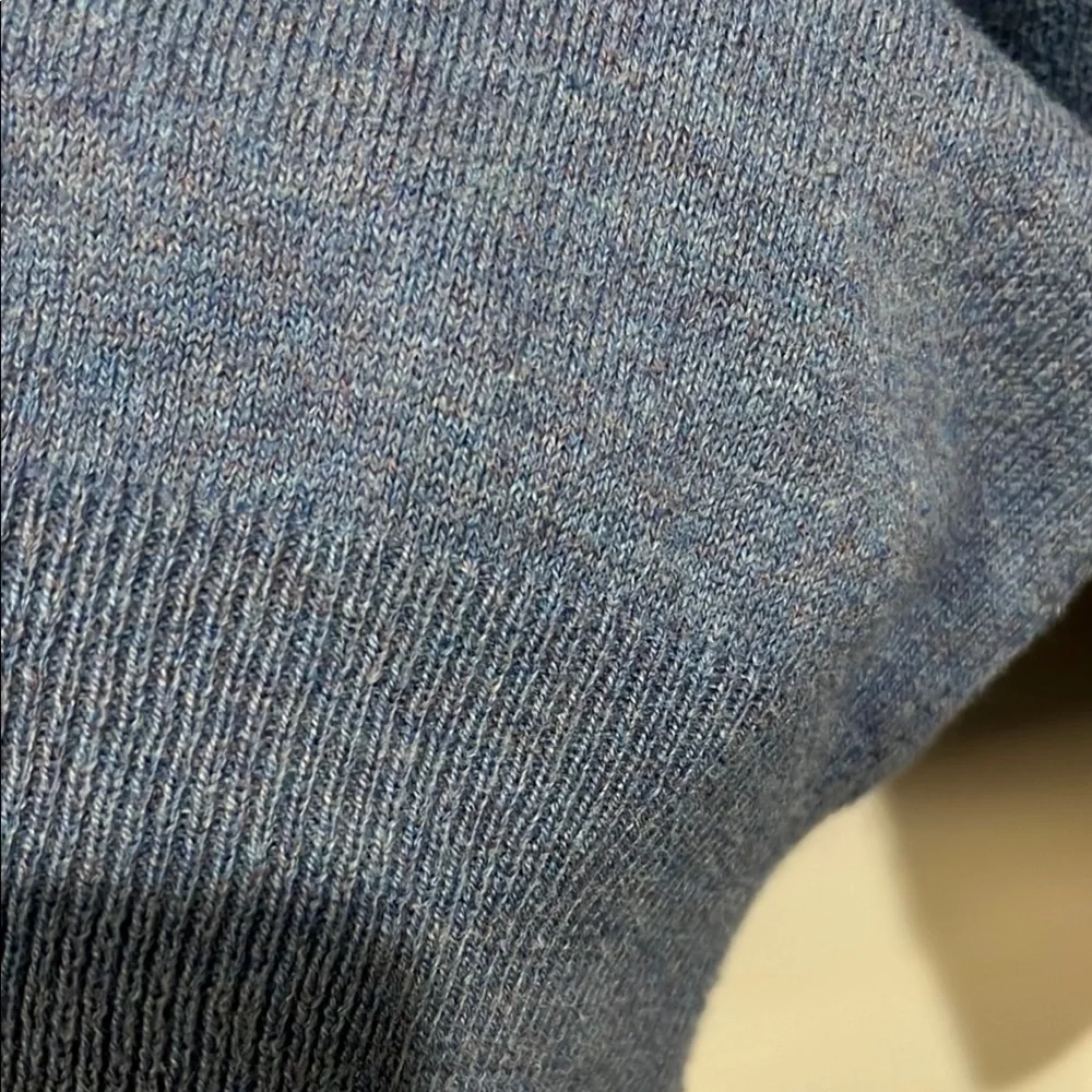 Men's J Crew blue speckled cotton V-Neck Sweater size medium